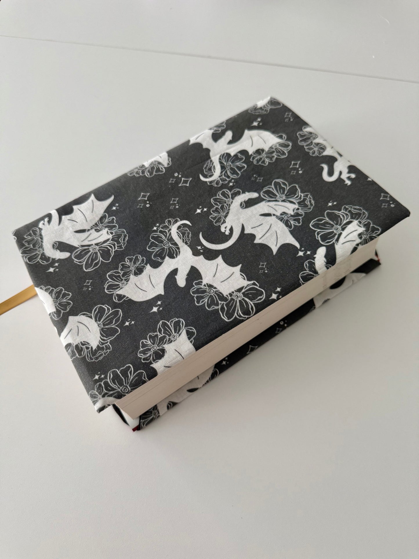 Dragon Adjustable Bookcover