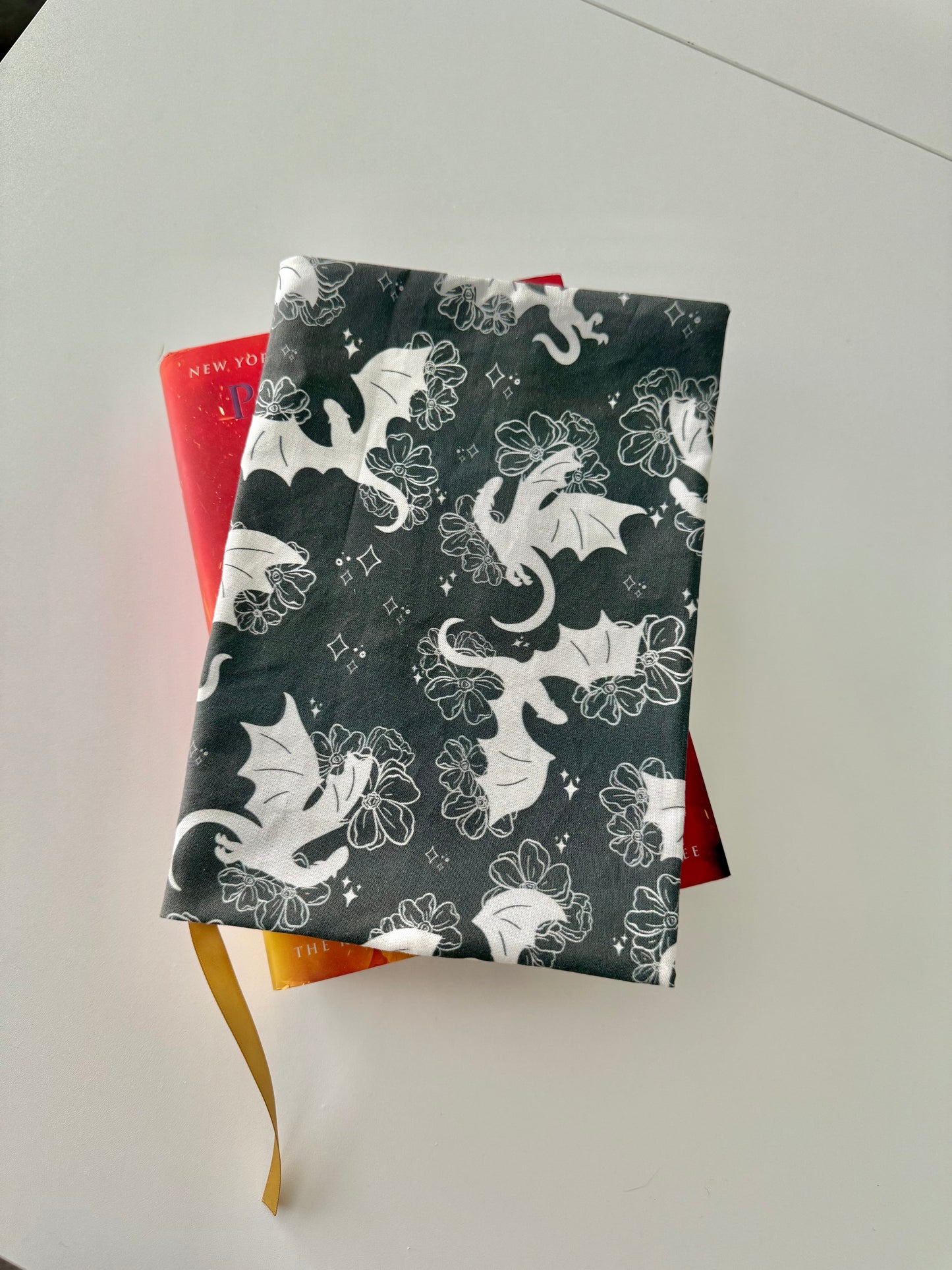 Dragon Adjustable Bookcover