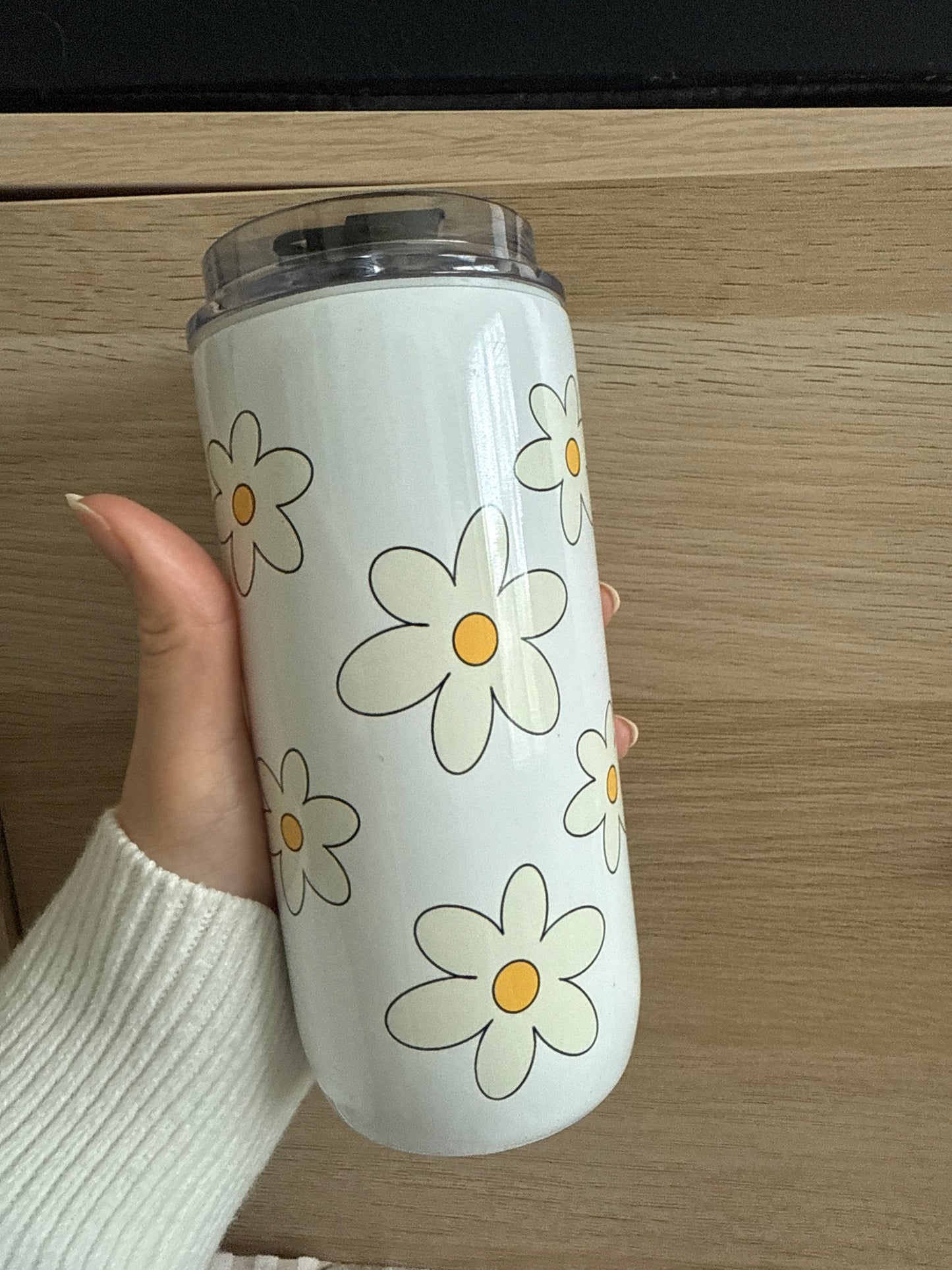 Neutral Daisy Cup