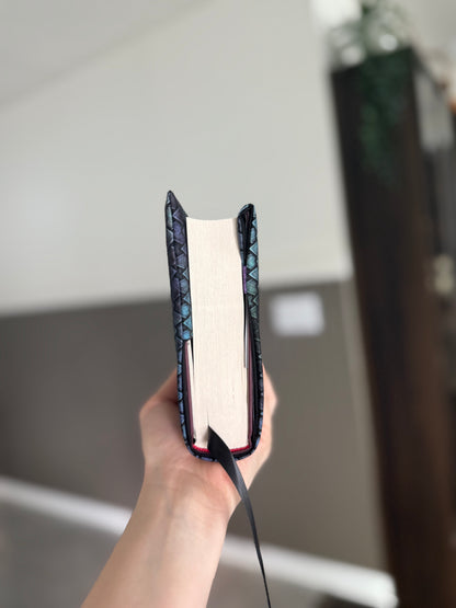 Dragonscale Adjustable Bookcover