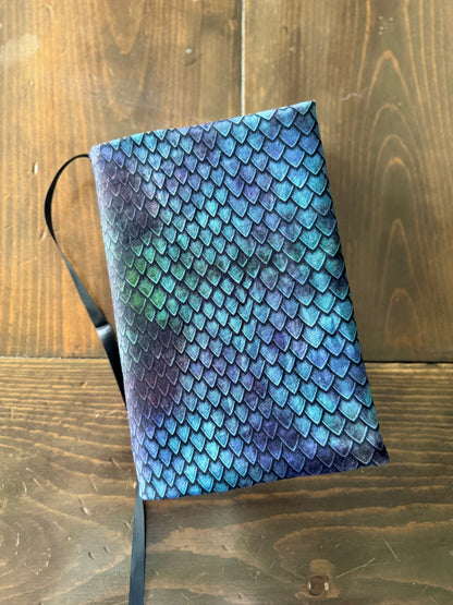 Dragonscale Adjustable Bookcover