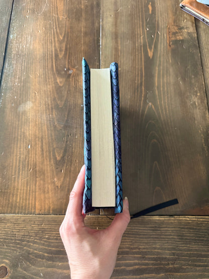 Dragonscale Adjustable Bookcover